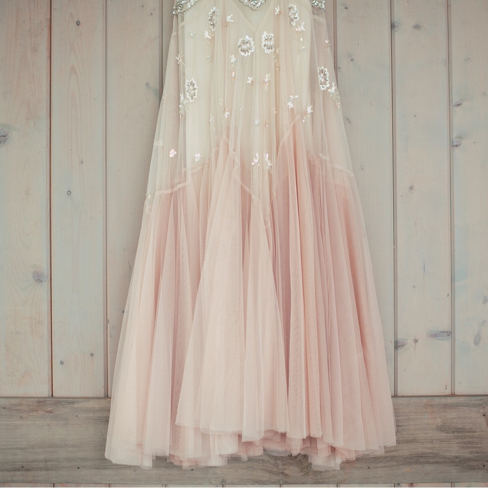Needle and Thread BHLDN Cate Wedding Dress - Picture 3 of 11